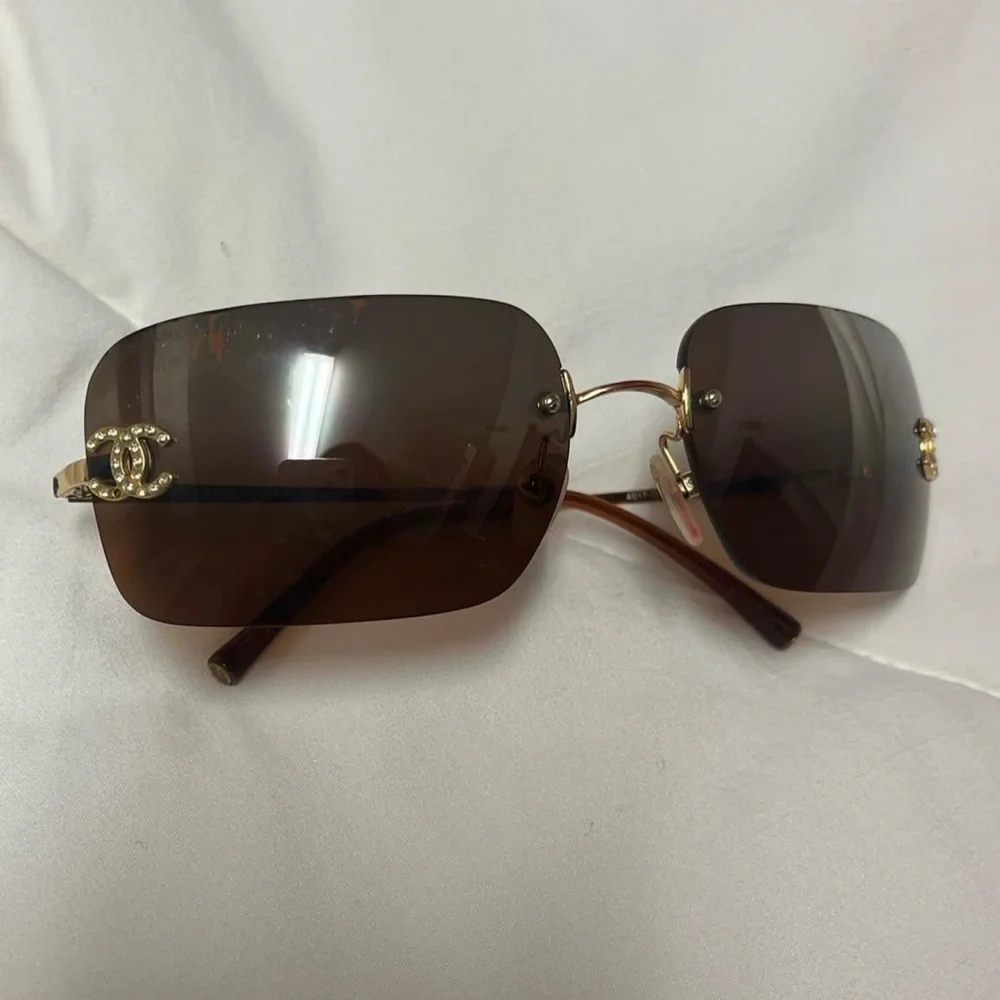 CHANEL Brown Gradient Rimless 4017 Sunglasses with Gold Accents